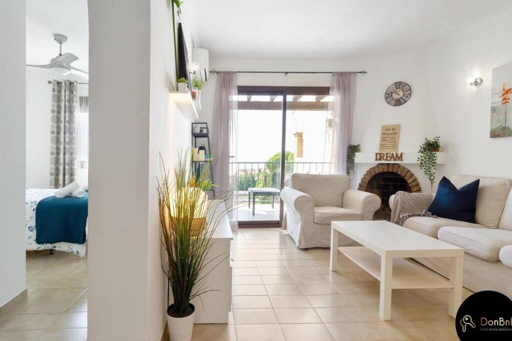 Sea View Apartment In Benalmadena La Capellania Kültér fotó